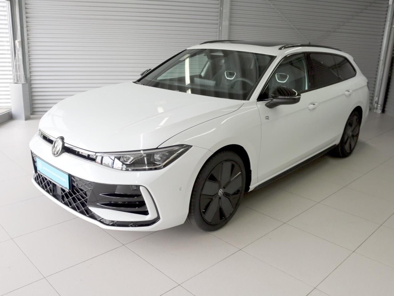 Fahrzeugabbildung Volkswagen Passat Variant R-Line 2.0 TDI DSG Black-Style
