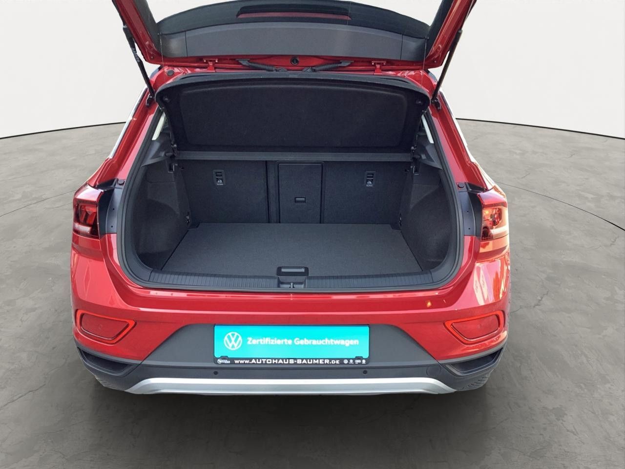 Fahrzeugabbildung Volkswagen T-ROC Life 1.0 TSI Navi LED ParkAssist Bluetooth