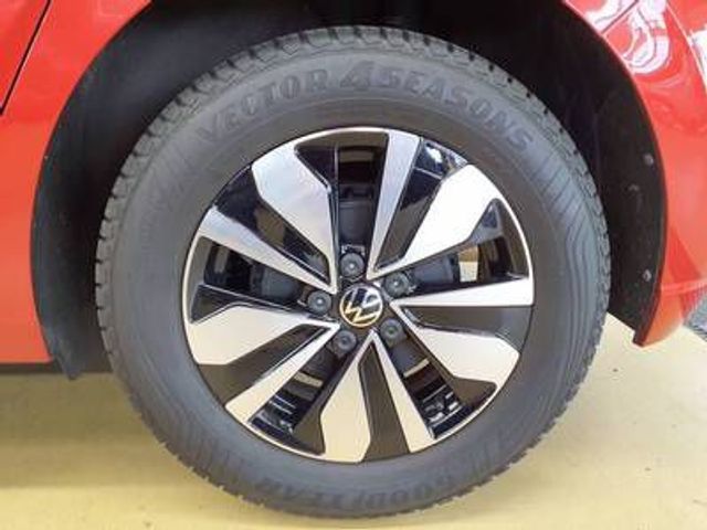 Fahrzeugabbildung Volkswagen Polo MOVE 1.0 TSI Navi LED PDC Dig.Cockpit SHZ