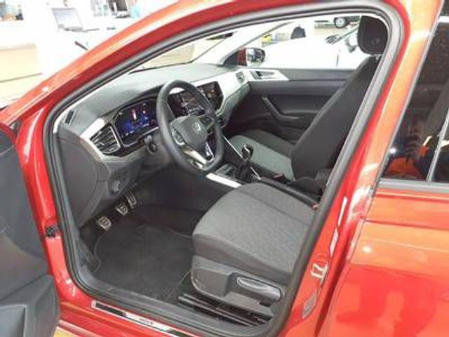 Fahrzeugabbildung Volkswagen Polo MOVE 1.0 TSI Navi LED PDC Dig.Cockpit SHZ