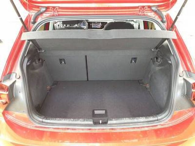 Fahrzeugabbildung Volkswagen Polo MOVE 1.0 TSI Navi LED PDC Dig.Cockpit SHZ