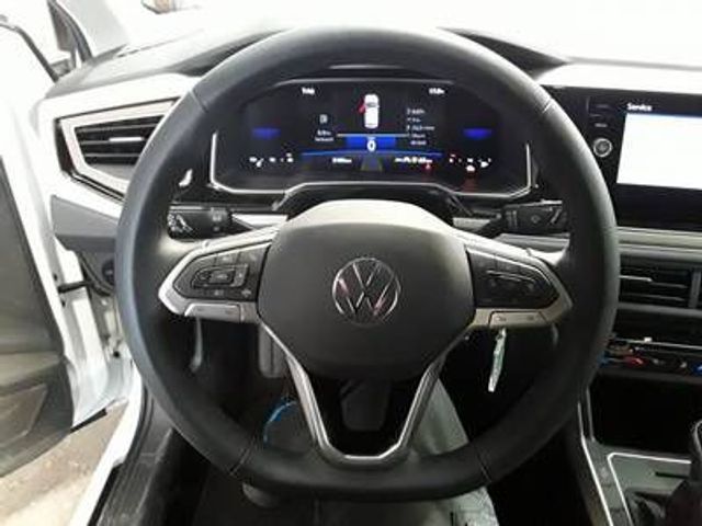 Fahrzeugabbildung Volkswagen Polo MOVE 1.0 TSI Navi LED PDC Dig.Cockpit SHZ