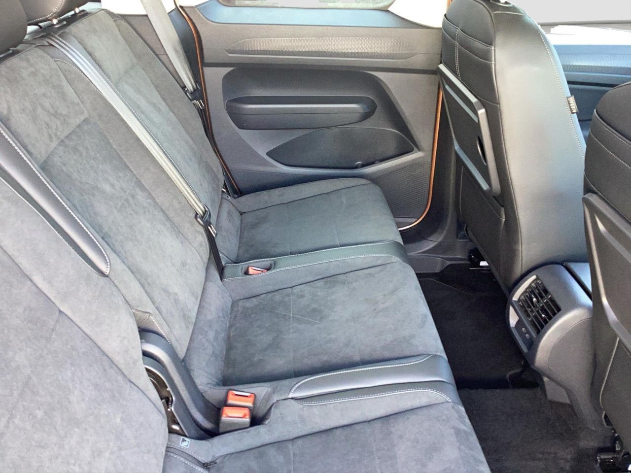 Fahrzeugabbildung Volkswagen Caddy Life 2.0 TDI DSG Navi Kamera Climatronic