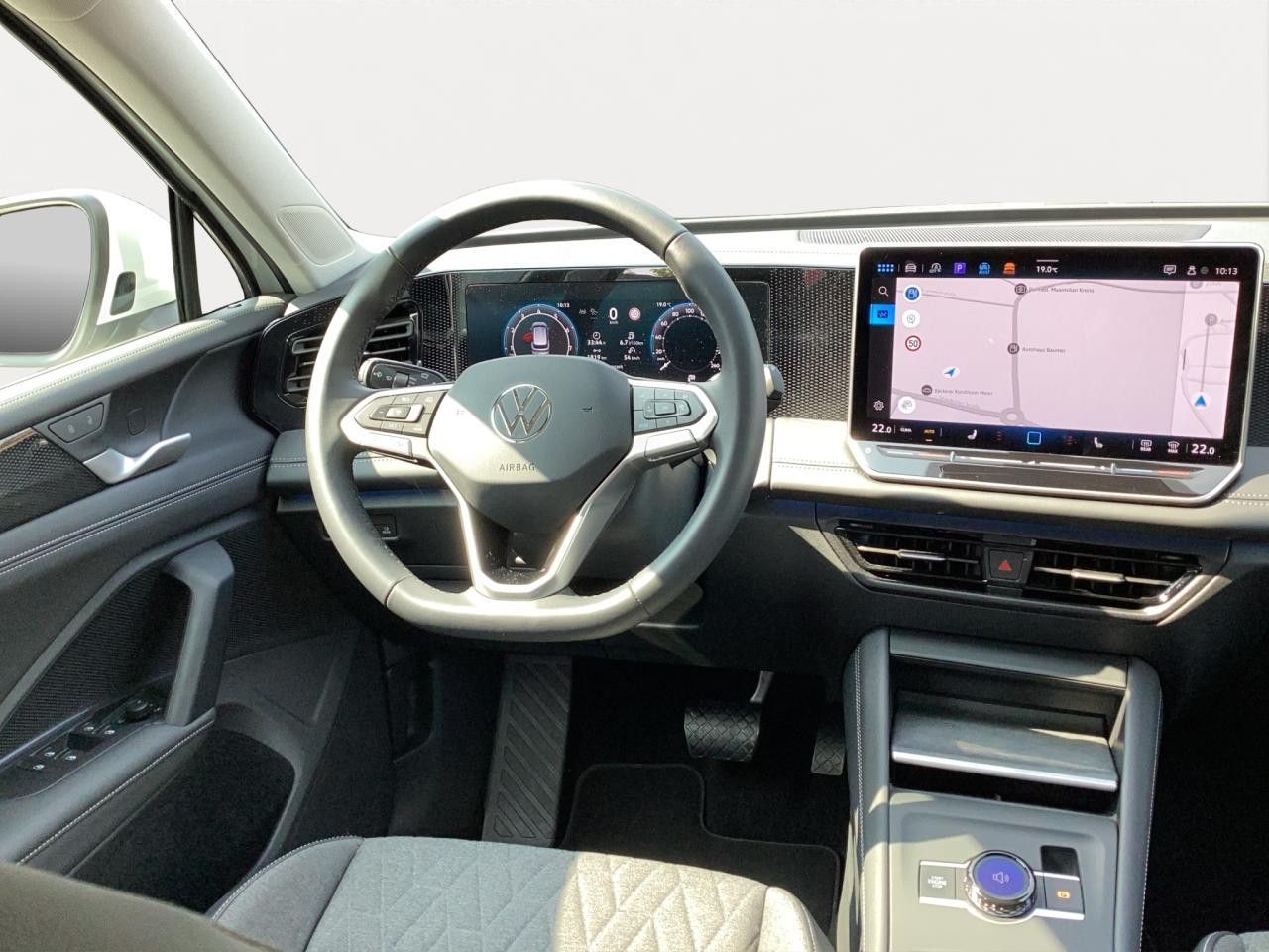 Fahrzeugabbildung Volkswagen Tiguan Life 1.5 TSI DSG AHK Kamera Navi LED