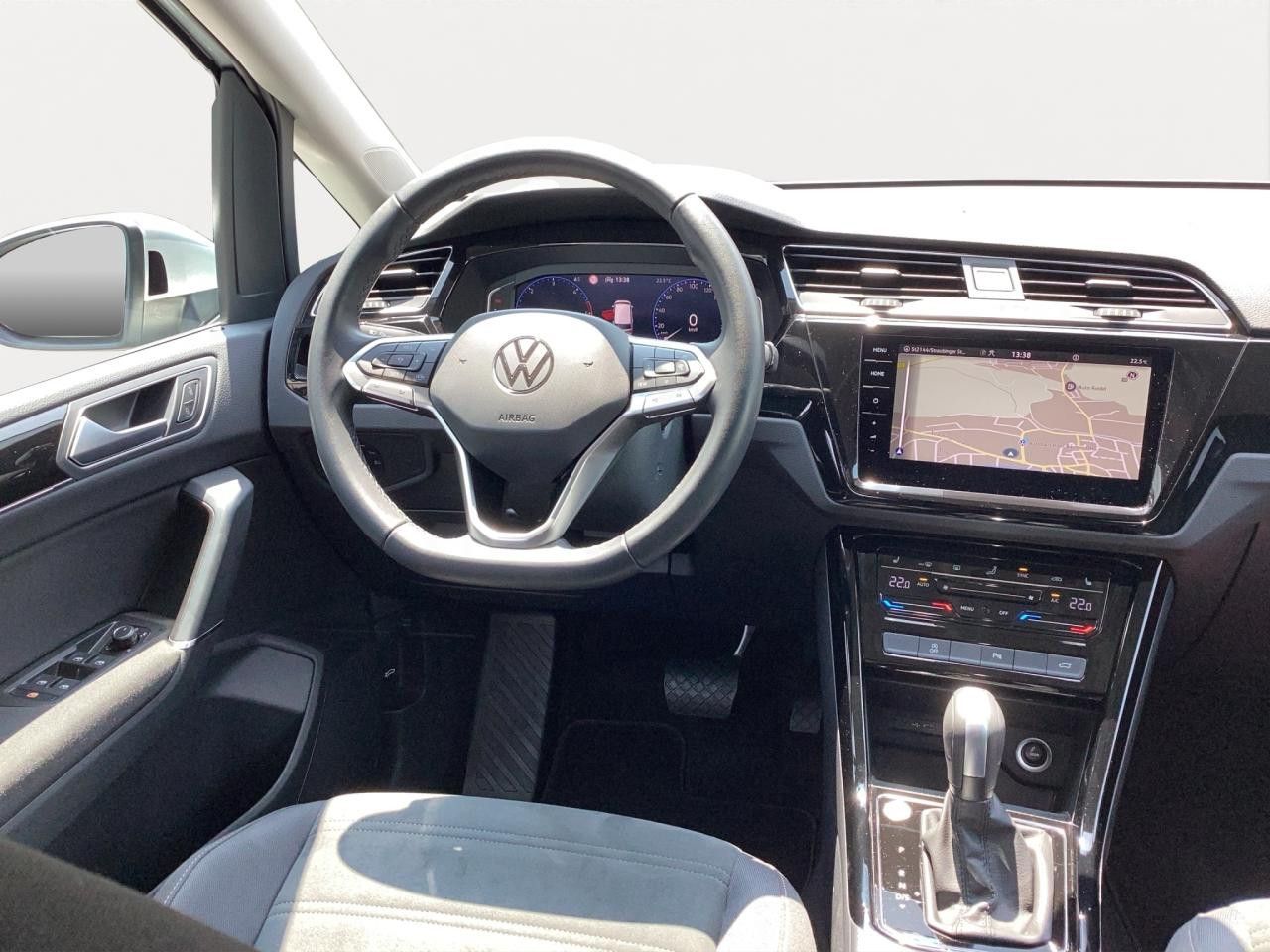 Fahrzeugabbildung Volkswagen Touran Highline 2.0 TDI DSG AHK Kamera Navi LED