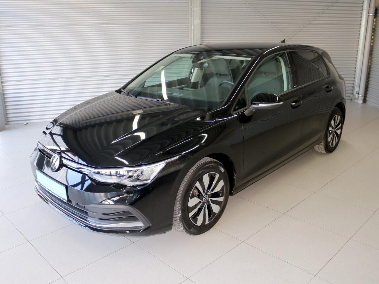 Fahrzeugabbildung Volkswagen Golf VIII MOVE 2.0 TDI DSG Navi LED Kamera ACC