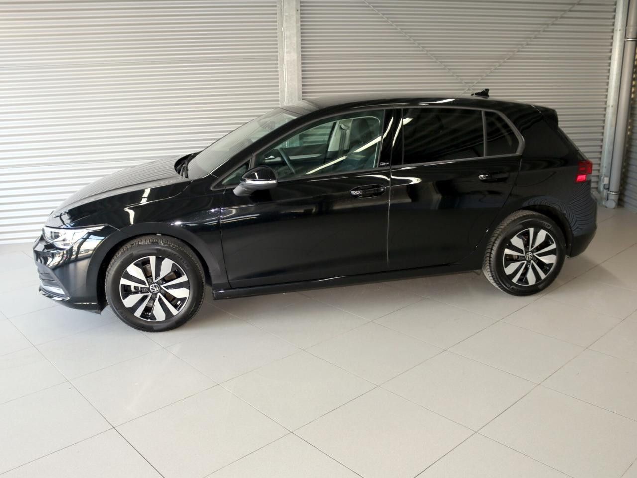 Fahrzeugabbildung Volkswagen Golf VIII MOVE 2.0 TDI DSG Navi LED Kamera ACC