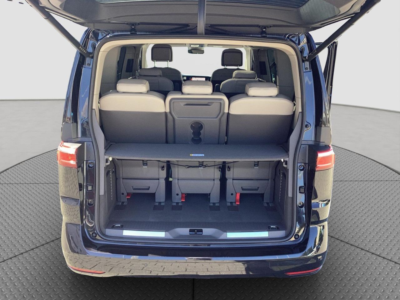 Fahrzeugabbildung Volkswagen T7 Multivan Style TDI DSG 7-Sitzer IQ.Light Navi