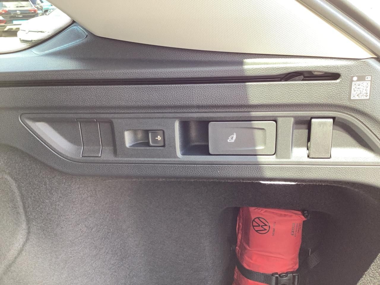 Fahrzeugabbildung Volkswagen Passat Business 1.5 l eTSI OPF 110 kW (150 PS)