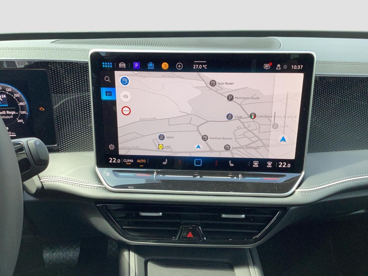 Fahrzeugabbildung Volkswagen Passat Variant Business 1.5 eTSI DSG Navi LED