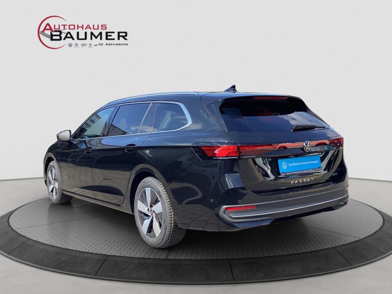Fahrzeugabbildung Volkswagen Passat Variant Business 1.5 eTSI DSG Navi LED