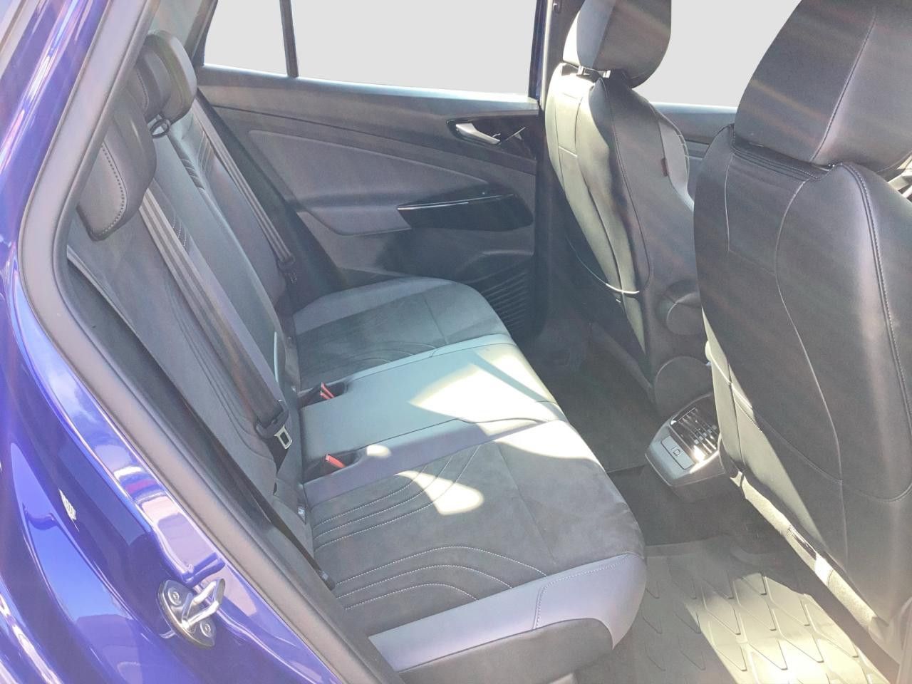 Fahrzeugabbildung Volkswagen ID.4 Pure Performance Kamera Navi LED PDC v+h