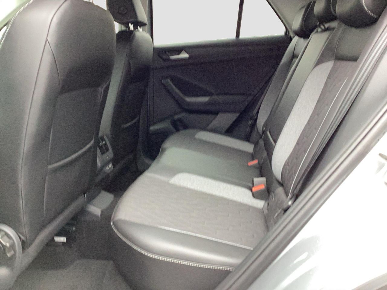 Fahrzeugabbildung Volkswagen T-Roc GOAL 1.5 l TSI OPF 110 kW (150 PS) LED