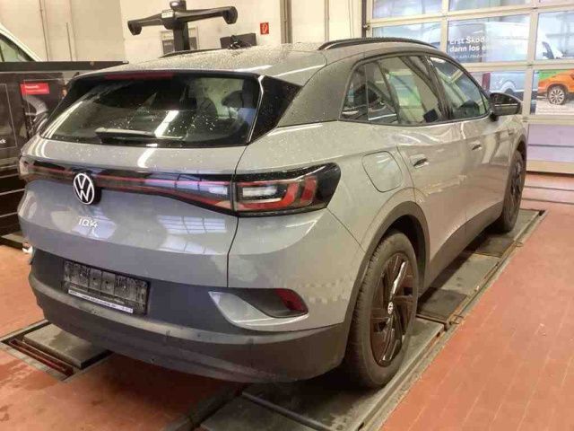 Fahrzeugabbildung Volkswagen ID.4 Pure Performance Navi LED ACC PDC v+h Tel.