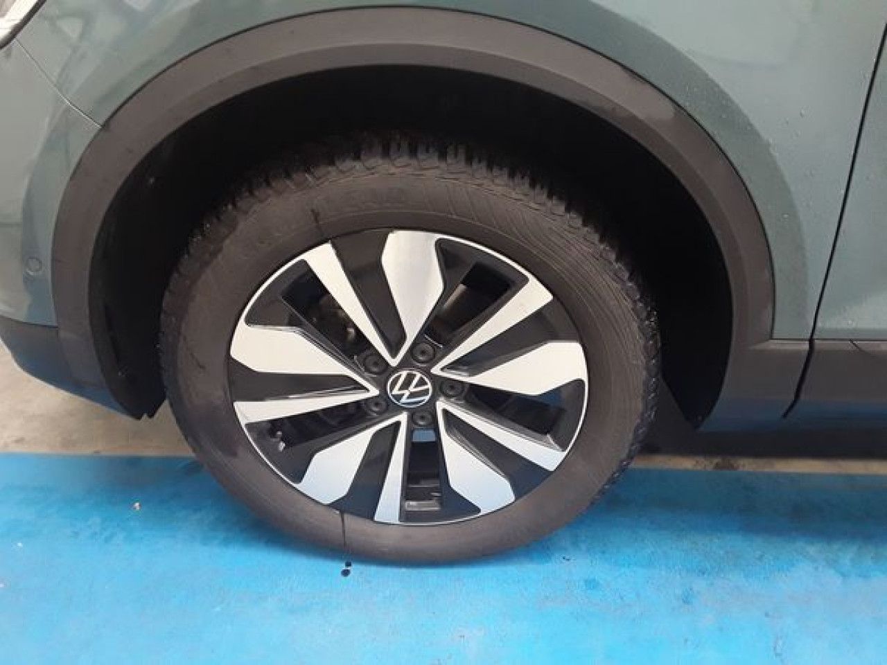 Fahrzeugabbildung Volkswagen T-ROC MOVE 1.0 TSI Navi LED Kamera ACC Bluetooth