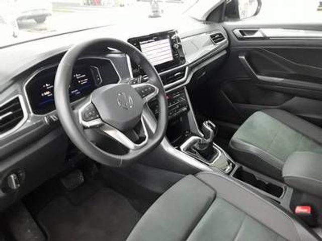 Fahrzeugabbildung Volkswagen T-ROC Style 1.5 TSI DSG AHK Navi LED ergoActive