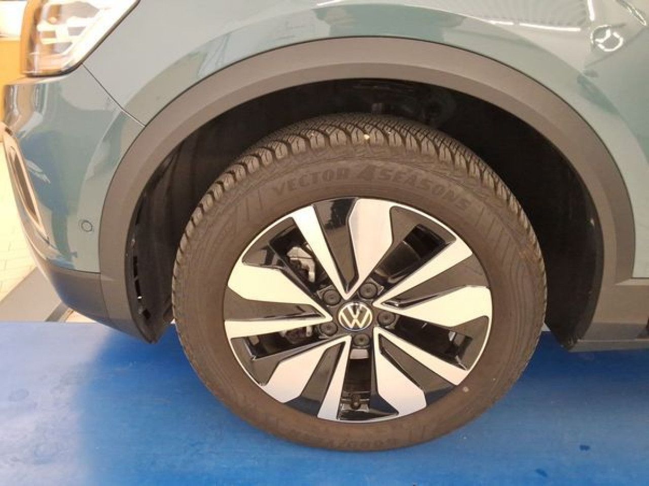 Fahrzeugabbildung Volkswagen T-ROC GOAL 1.5 TSI DSG Navi LED Kamera ACC Klima