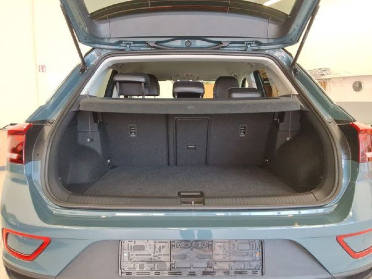 Fahrzeugabbildung Volkswagen T-ROC GOAL 1.5 TSI DSG Navi LED Kamera ACC Klima