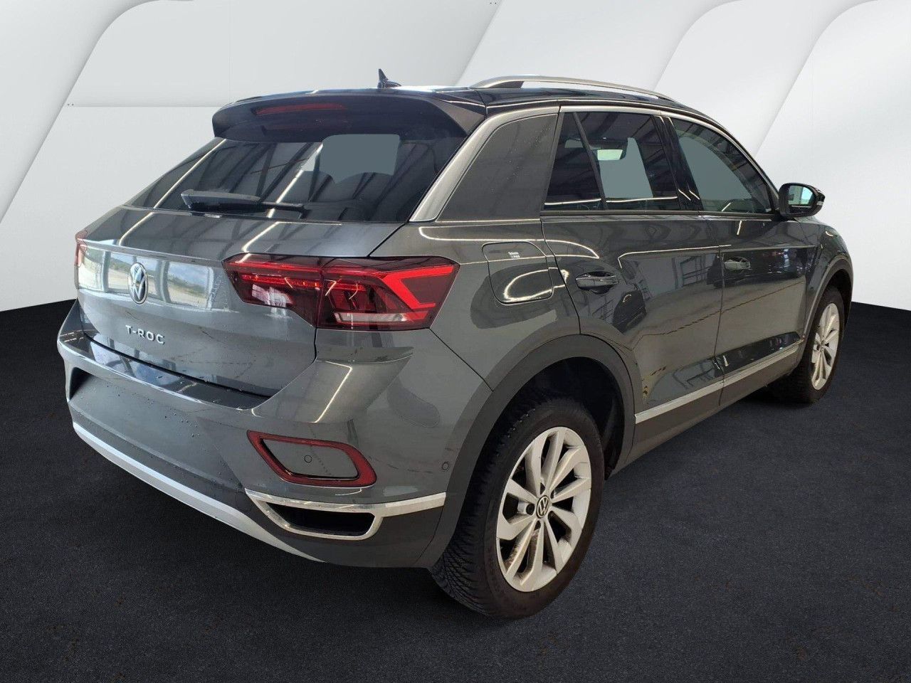 Fahrzeugabbildung Volkswagen T-ROC Style 1.5 TSI DSG AHK Navi LED ergoActive