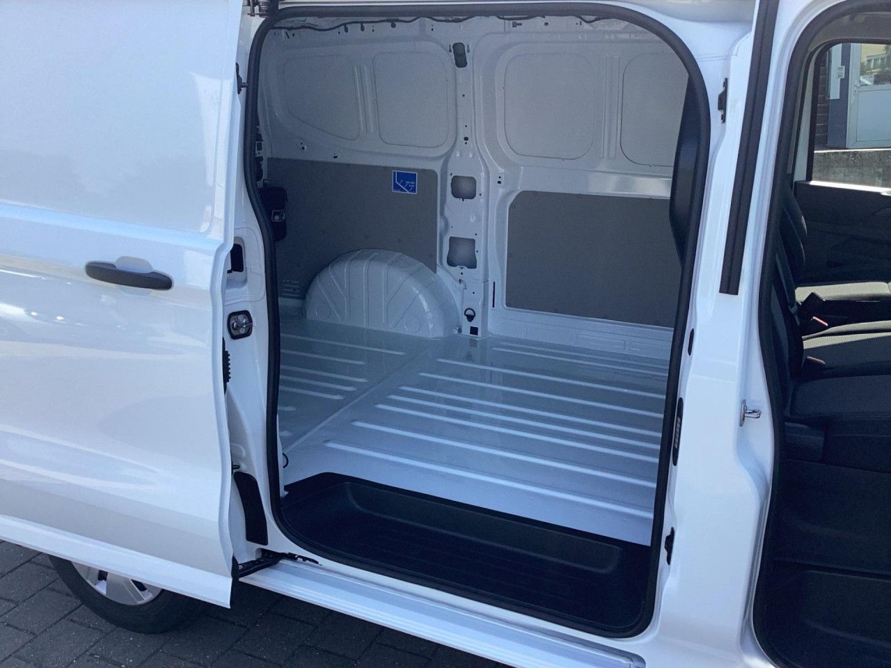 Fahrzeugabbildung Volkswagen T7 Kasten 2.0 TDI Automatik LED Vorb. AHK Kamera