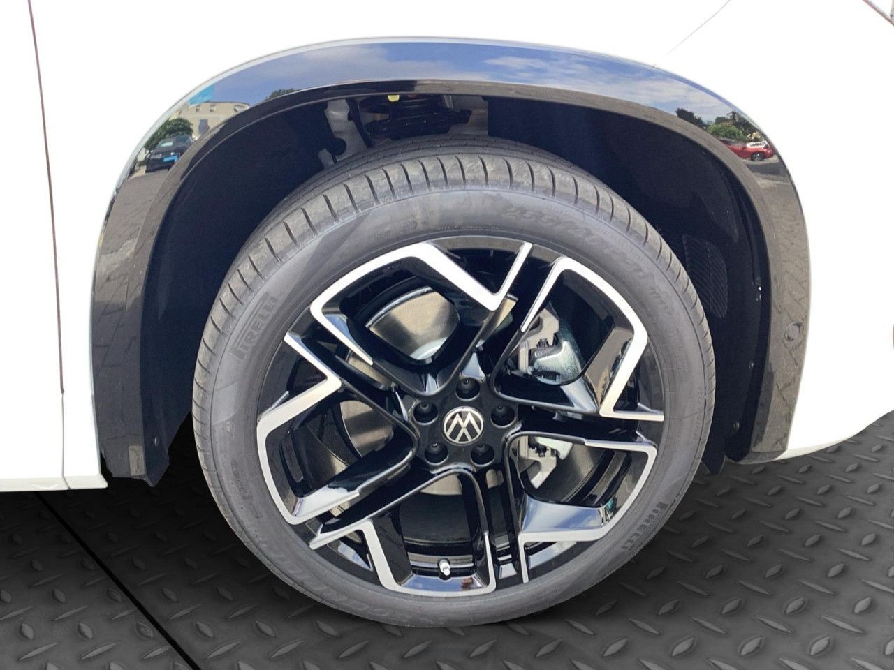 Fahrzeugabbildung Volkswagen Tayron R-Line 2.0 l TDI SCR 4MOTION 142 kW (193