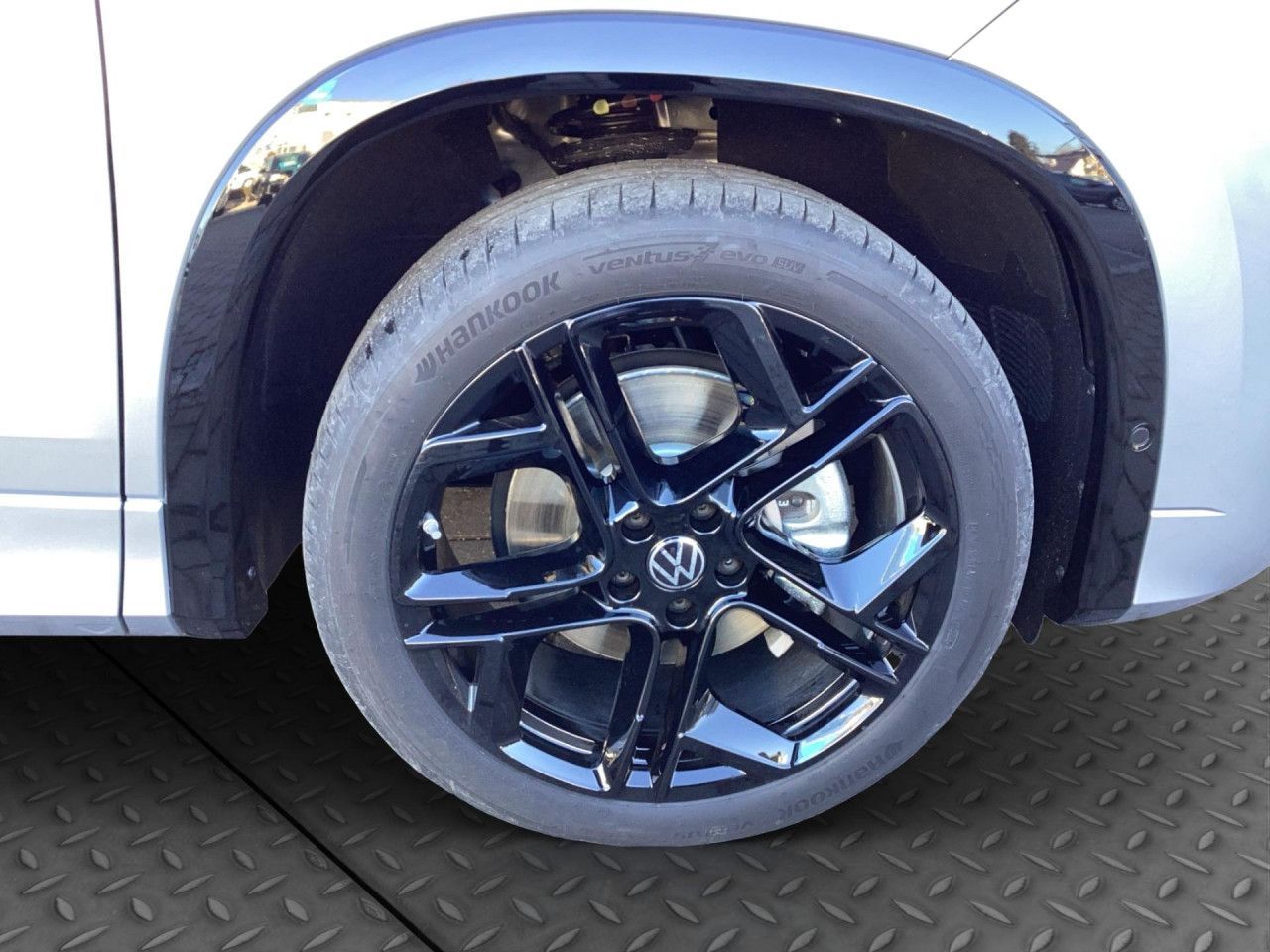 Fahrzeugabbildung Volkswagen Tayron R-Line 2.0 l TDI SCR 4MOTION 142 kW (193