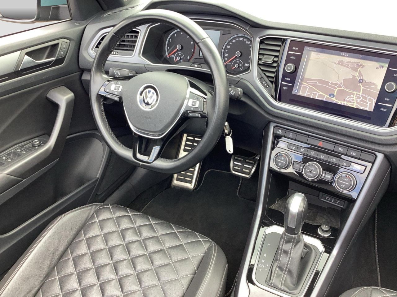 Fahrzeugabbildung Volkswagen T-Roc Cabriolet R-Line 1.5 TSI DSG Lederpaket