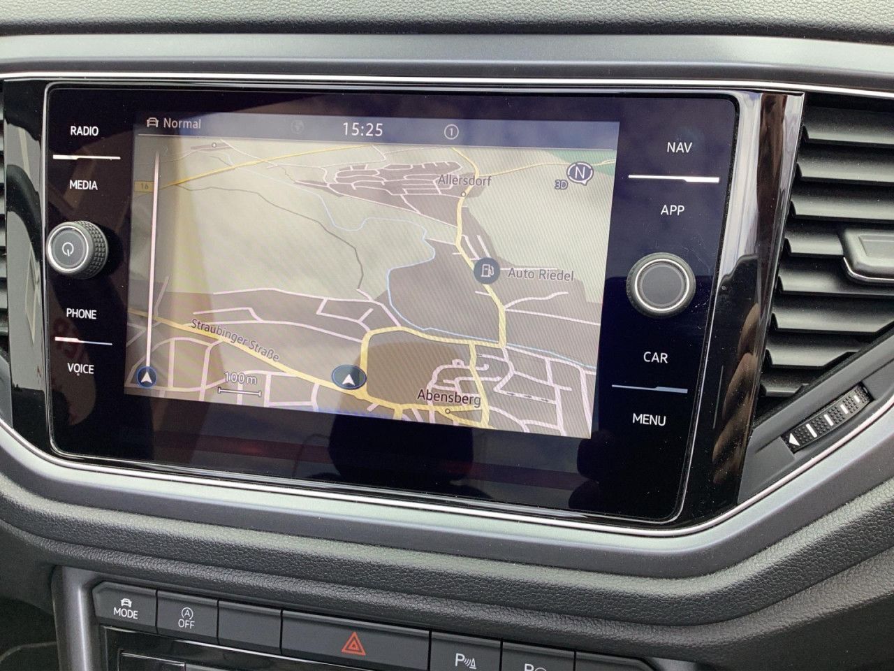 Fahrzeugabbildung Volkswagen T-Roc Cabriolet R-Line 1.5 TSI DSG Lederpaket
