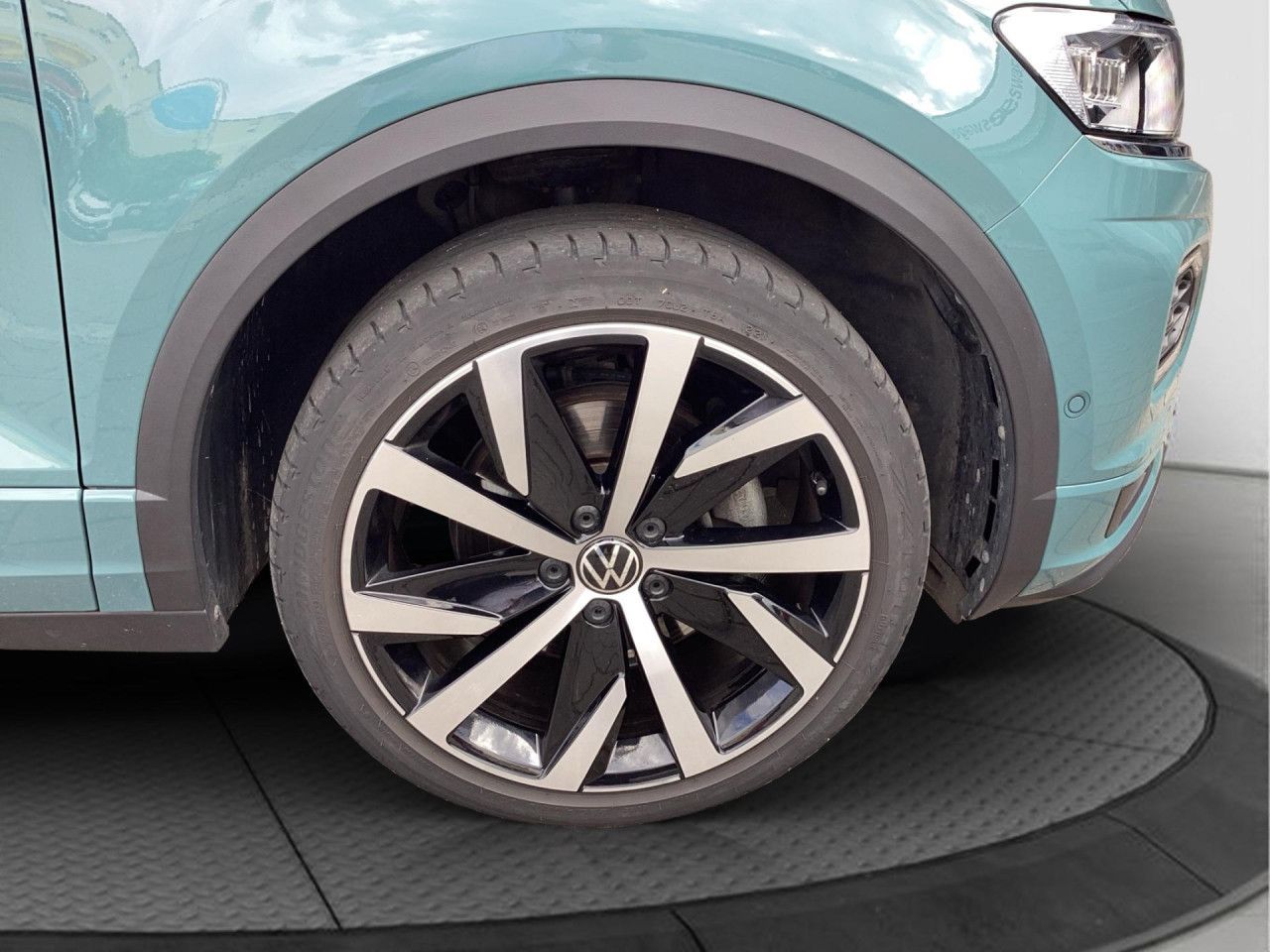 Fahrzeugabbildung Volkswagen T-Roc Cabriolet R-Line 1.5 TSI DSG Lederpaket