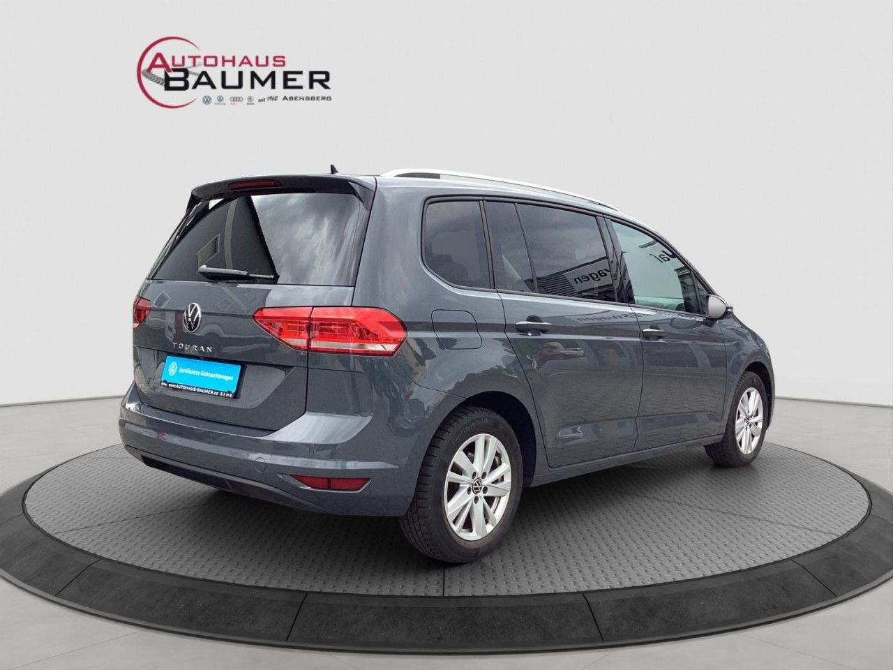 Fahrzeugabbildung Volkswagen Touran Comfortline 1.5 TSI DSG AHK 7-Sitzer Navi