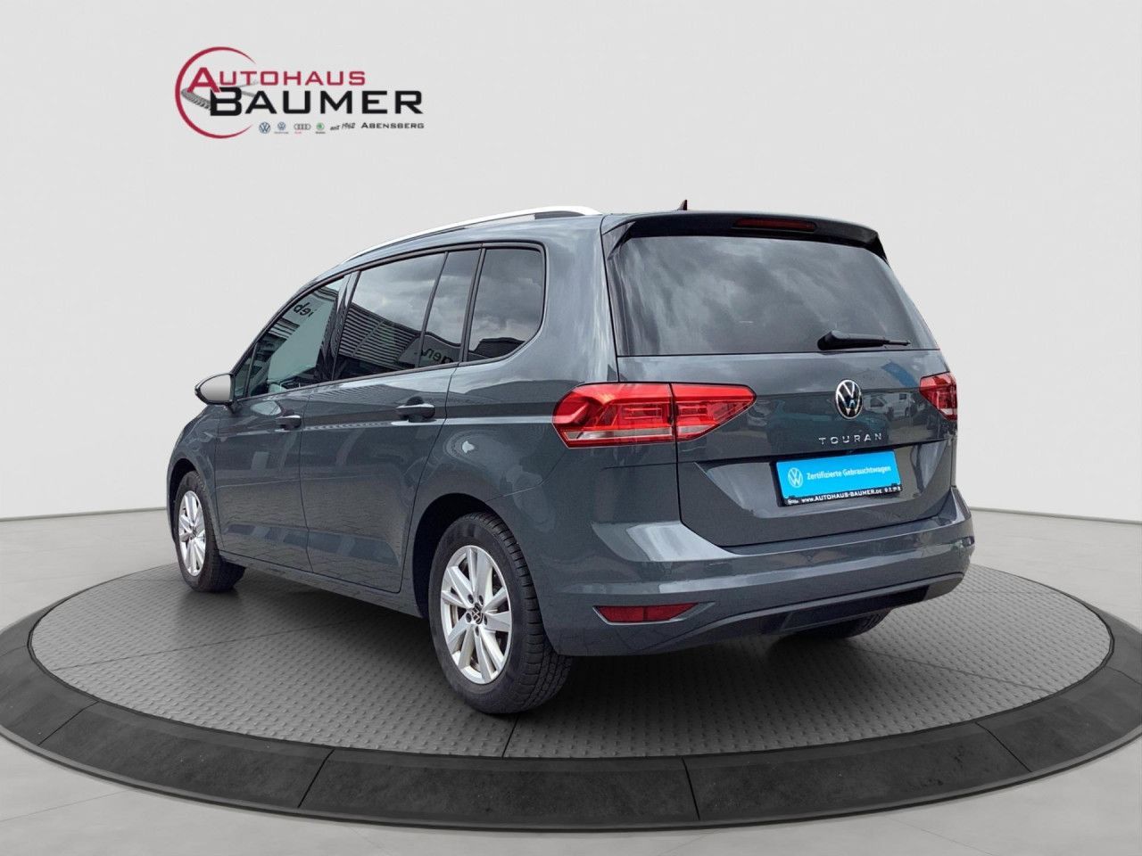 Fahrzeugabbildung Volkswagen Touran Comfortline 1.5 TSI DSG AHK 7-Sitzer Navi