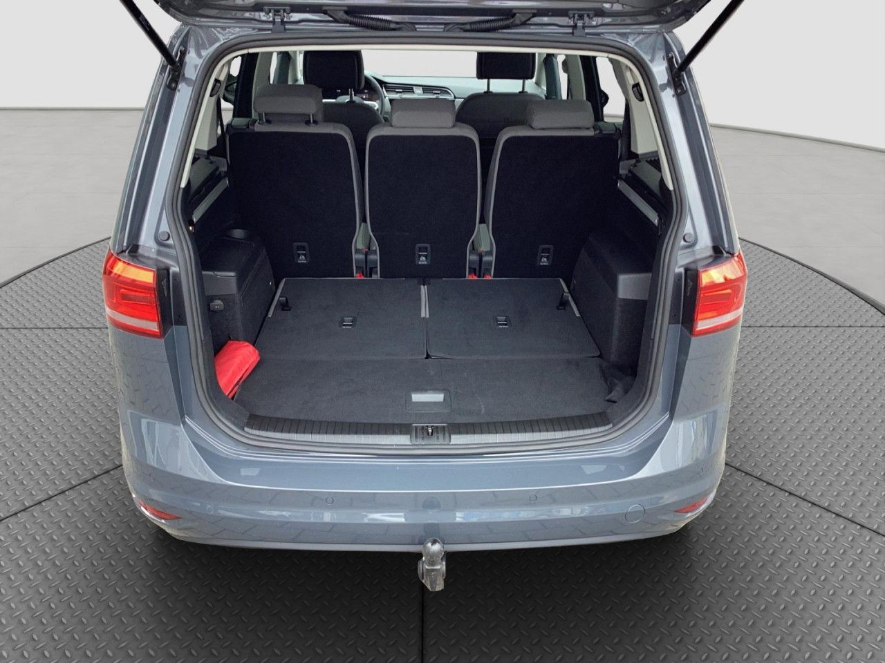 Fahrzeugabbildung Volkswagen Touran Comfortline 1.5 TSI DSG AHK 7-Sitzer Navi