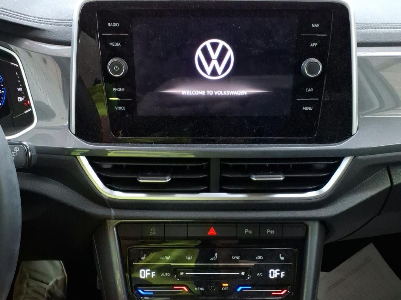 Fahrzeugabbildung Volkswagen T-Roc Style 1.5 TSI DSG Kamera LED-Plus Navi