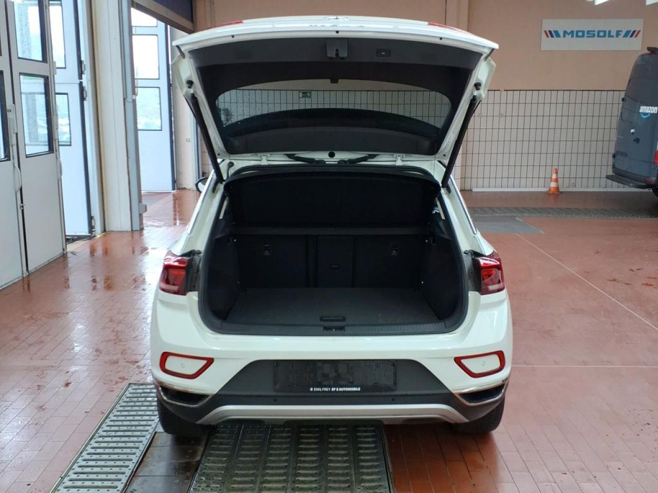 Fahrzeugabbildung Volkswagen T-Roc Style 1.5 TSI DSG Kamera LED-Plus Navi