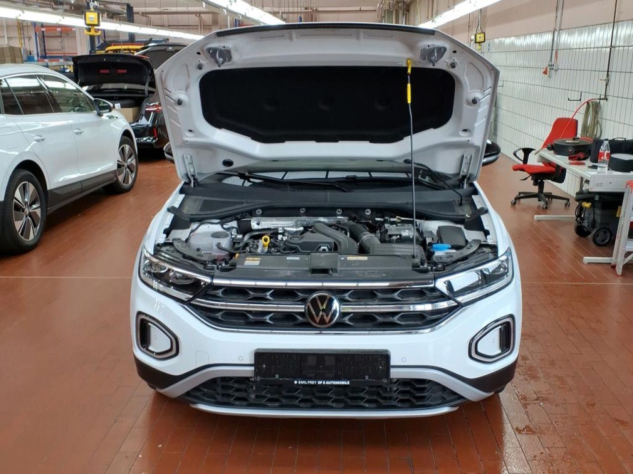 Fahrzeugabbildung Volkswagen T-Roc Style 1.5 TSI DSG Kamera LED-Plus Navi