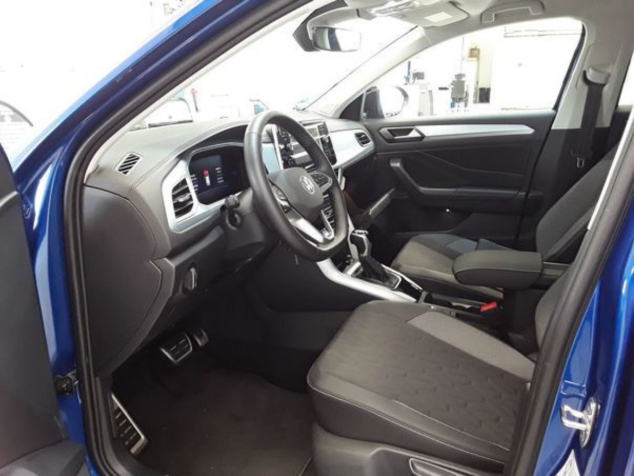 Fahrzeugabbildung Volkswagen T-Roc GOAL 1.5 TSI DSG Standheizung Navi LED ACC