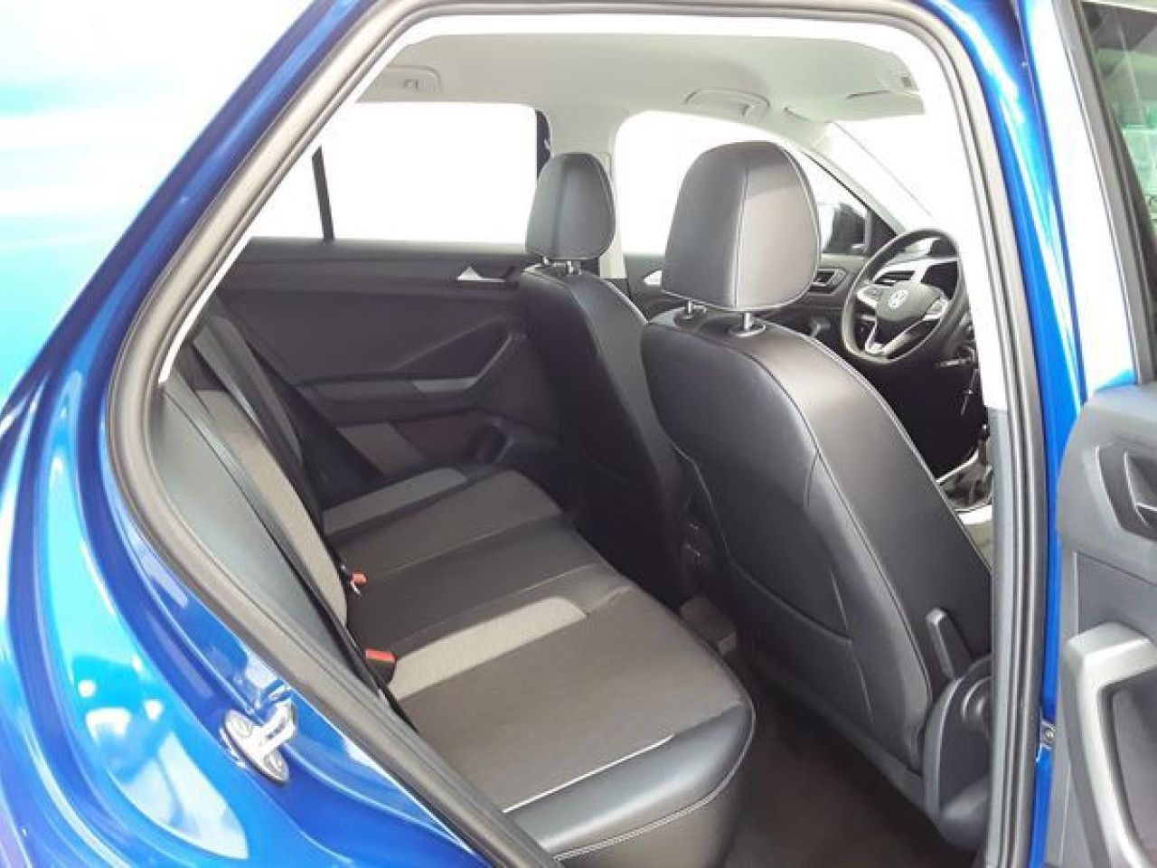 Fahrzeugabbildung Volkswagen T-Roc GOAL 1.5 TSI DSG Standheizung Navi LED ACC