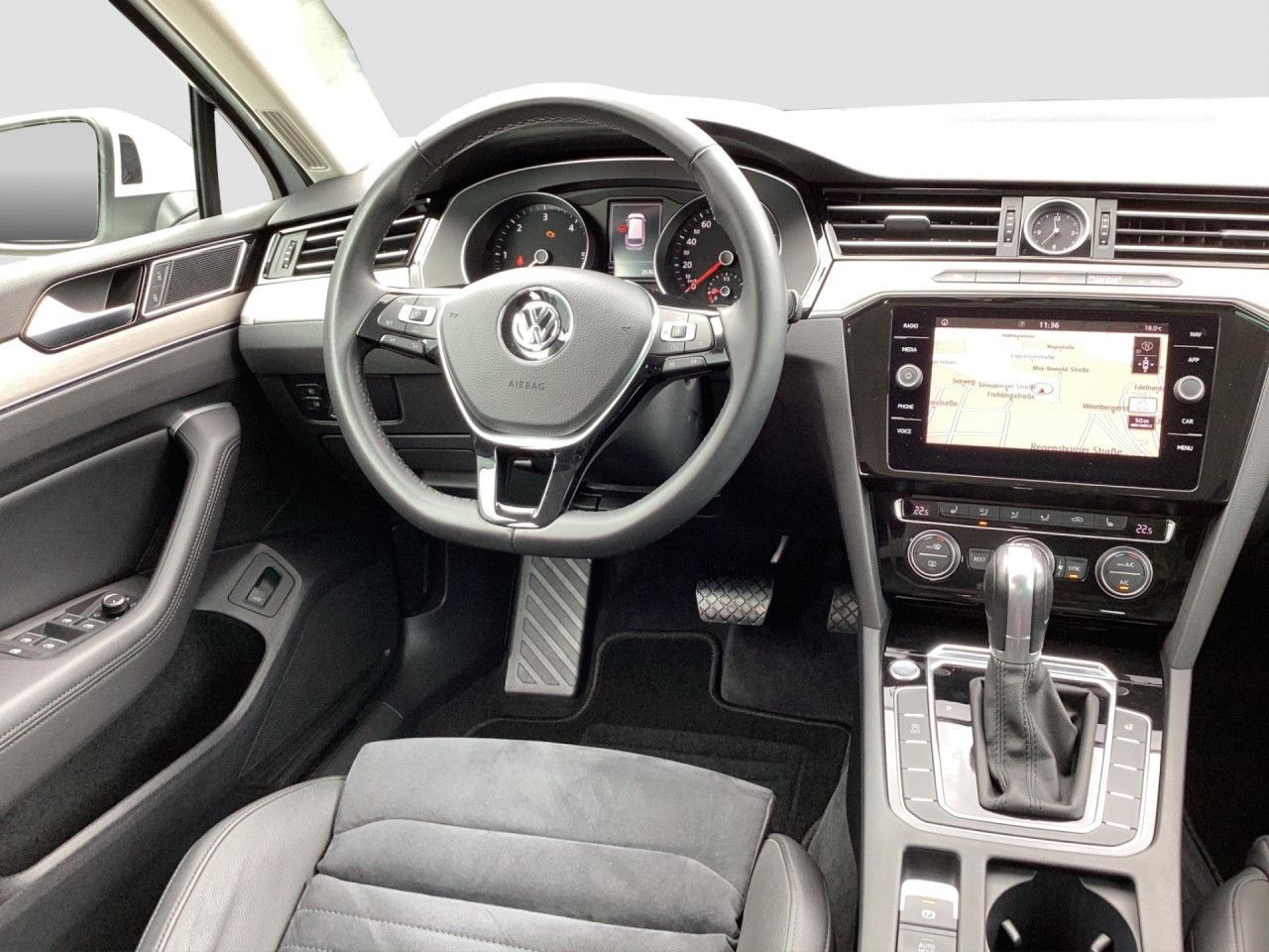Fahrzeugabbildung Volkswagen Passat Variant 2.0 TDI Highline DSG LED Navi