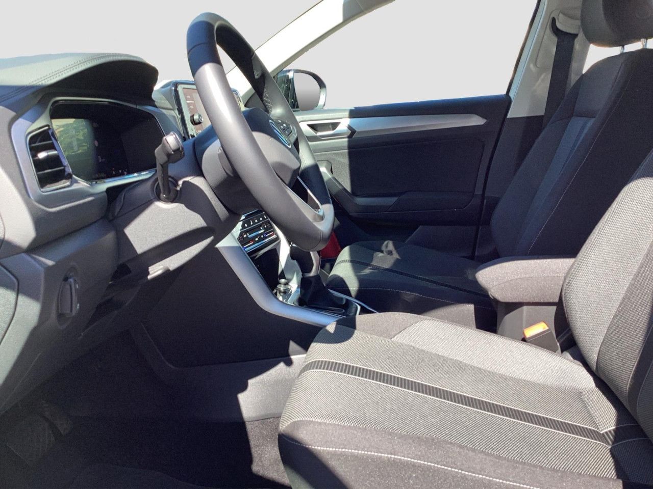 Fahrzeugabbildung Volkswagen T-Roc Life 1.5 TSI DSG Kamera Navi LED Bluetooth