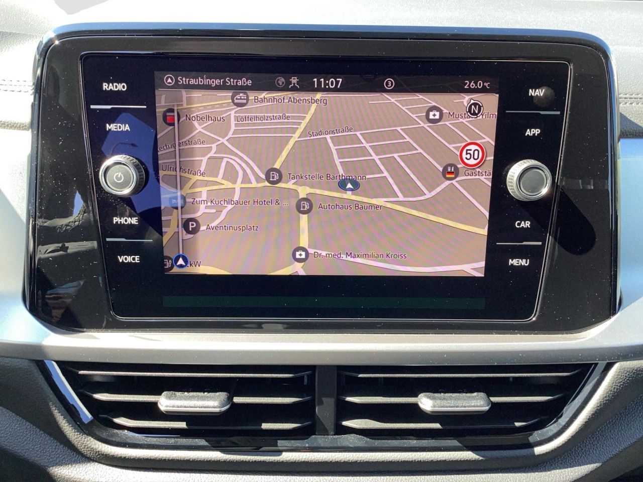 Fahrzeugabbildung Volkswagen T-Roc Life 1.5 TSI DSG Kamera Navi LED Bluetooth
