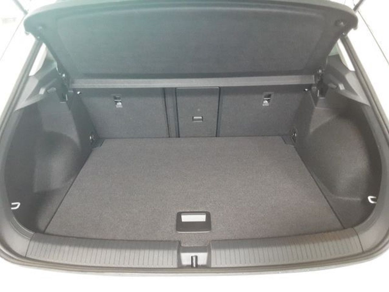 Fahrzeugabbildung Volkswagen T-Roc Life 1.5 TSI DSG Kamera Navi LED Bluetooth