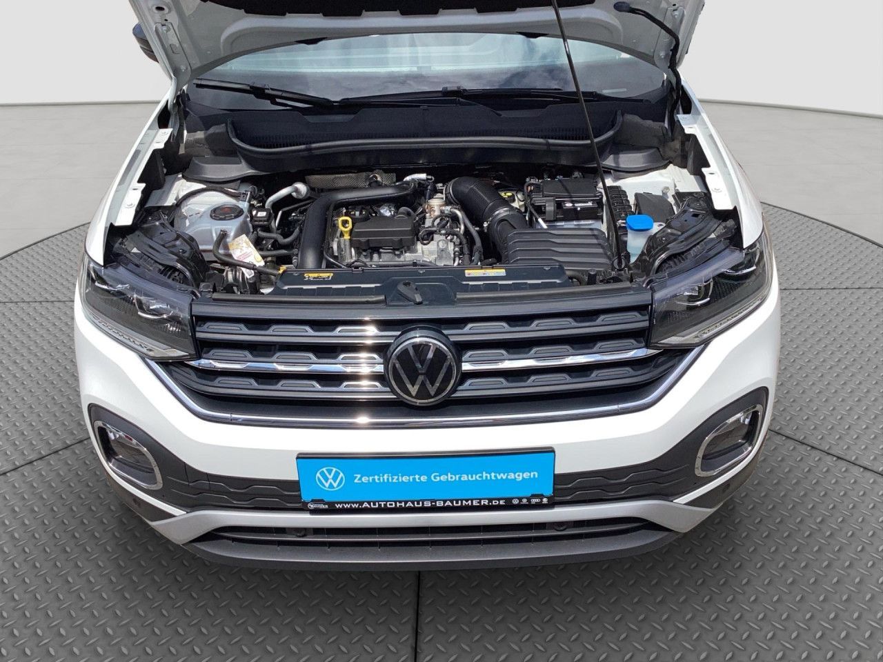 Fahrzeugabbildung Volkswagen T-Cross Style 1.0 TSI DSG LED AHK Navi SHZ Klima