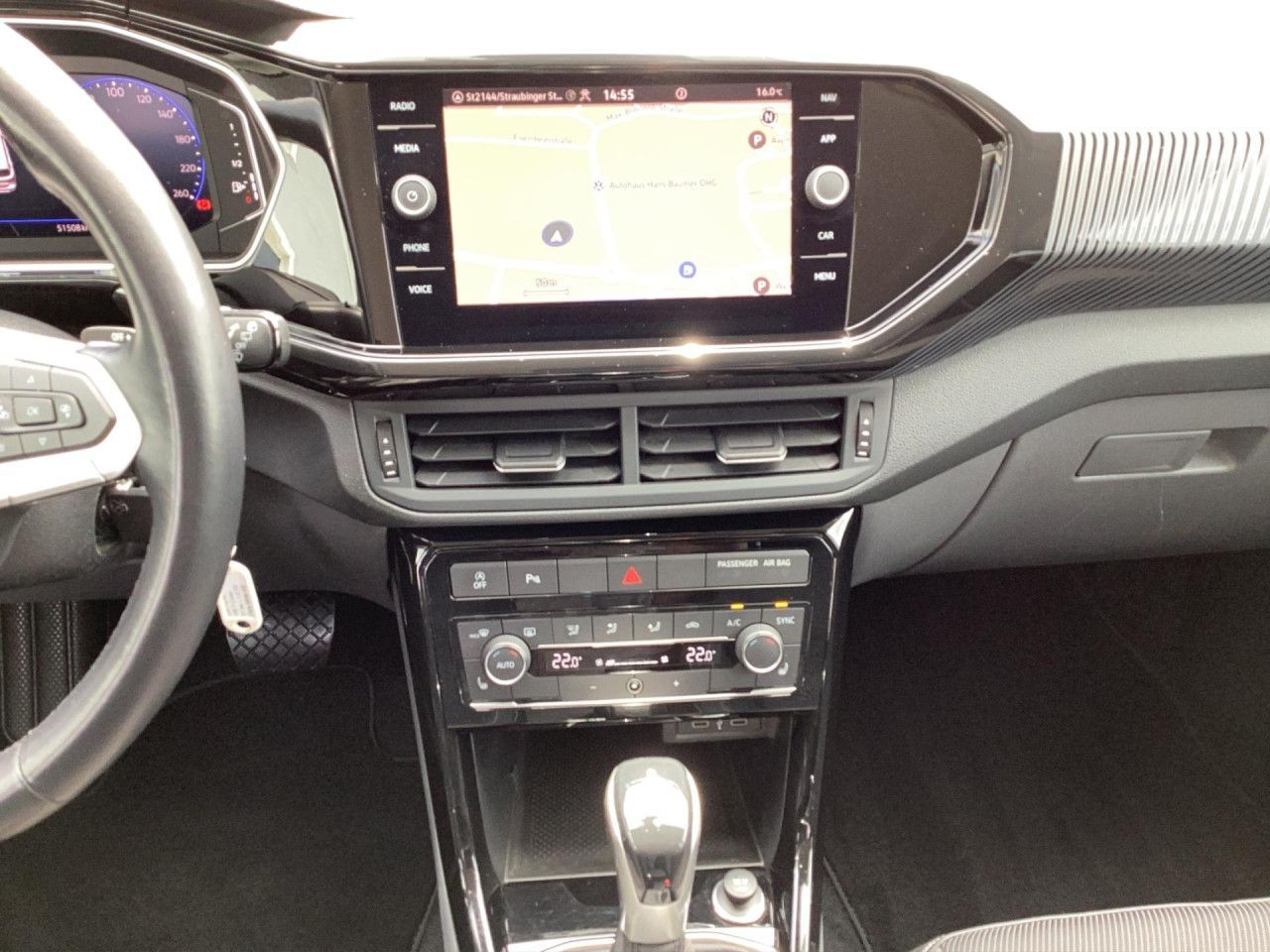 Fahrzeugabbildung Volkswagen T-Cross Style 1.0 TSI DSG LED AHK Navi SHZ Klima