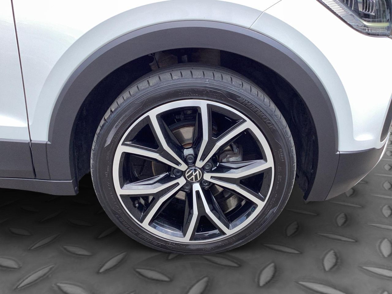 Fahrzeugabbildung Volkswagen T-Cross Style 1.0 TSI DSG LED AHK Navi SHZ Klima