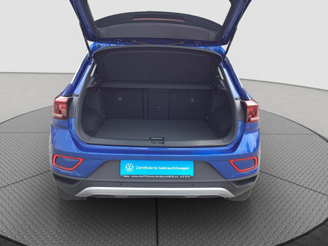 Fahrzeugabbildung Volkswagen T-ROC GOAL 1.5 TSI DSG Kamera Navi LED Bluetooth