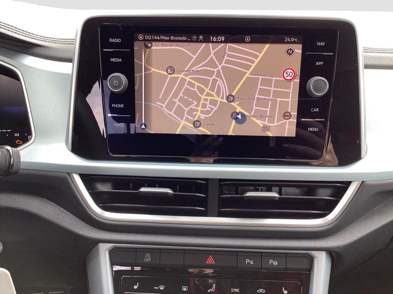 Fahrzeugabbildung Volkswagen T-ROC GOAL 1.5 TSI DSG Kamera Navi LED Bluetooth