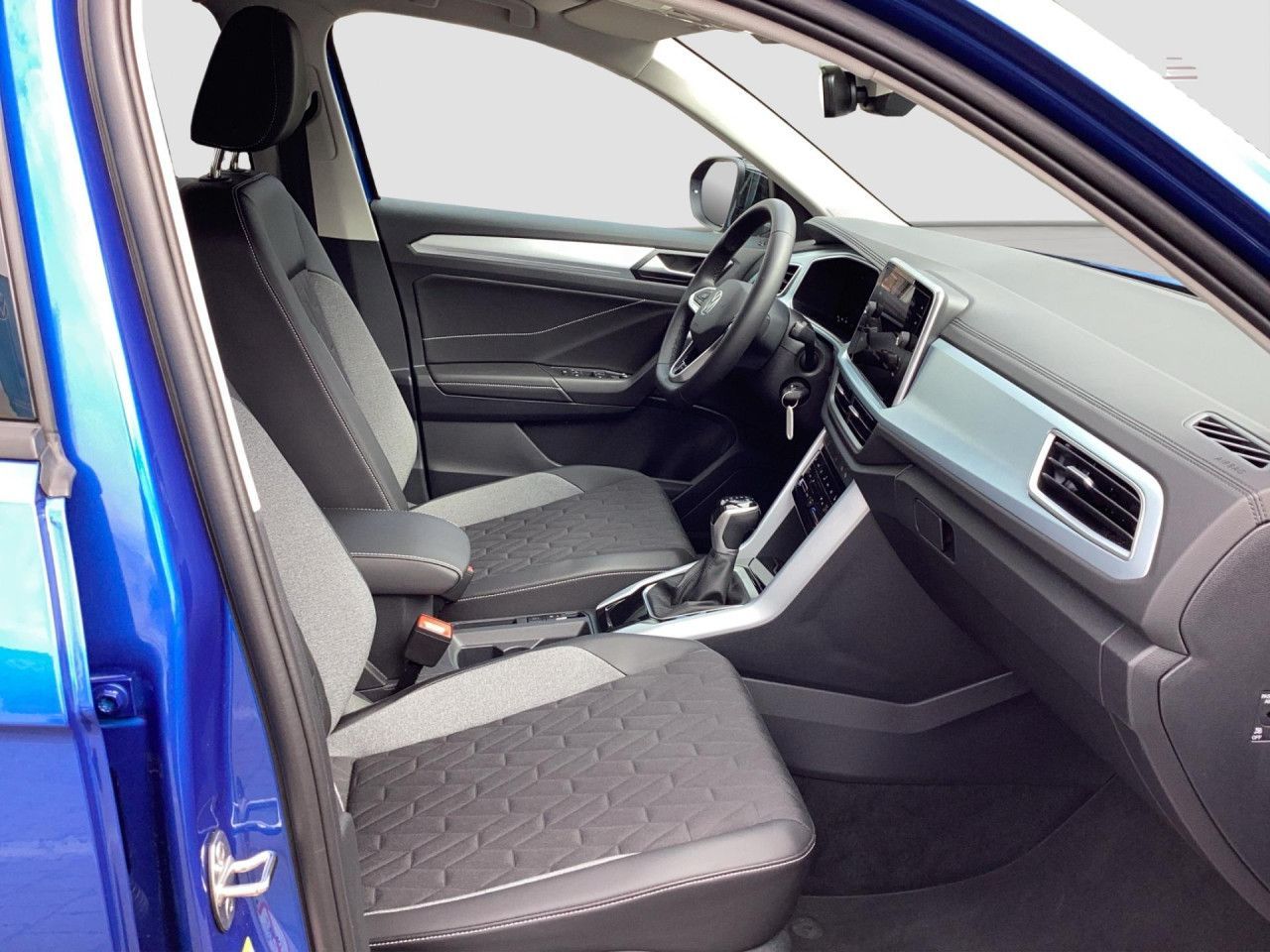 Fahrzeugabbildung Volkswagen T-ROC GOAL 1.5 TSI DSG Kamera Navi LED Bluetooth