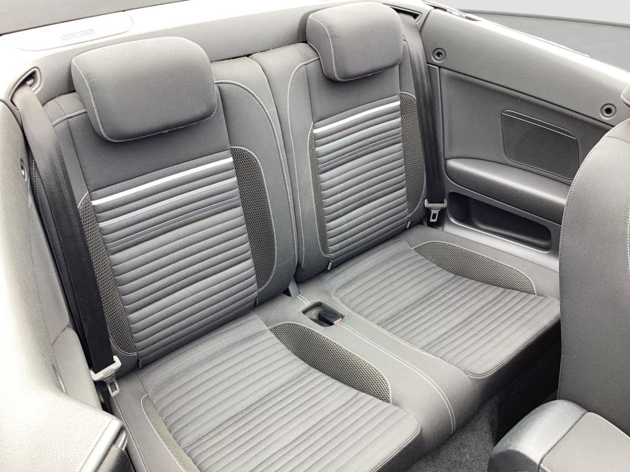 Fahrzeugabbildung Volkswagen Golf IV Cabriolet 1.4 TSI Cup Navi SHZ PDC Klima