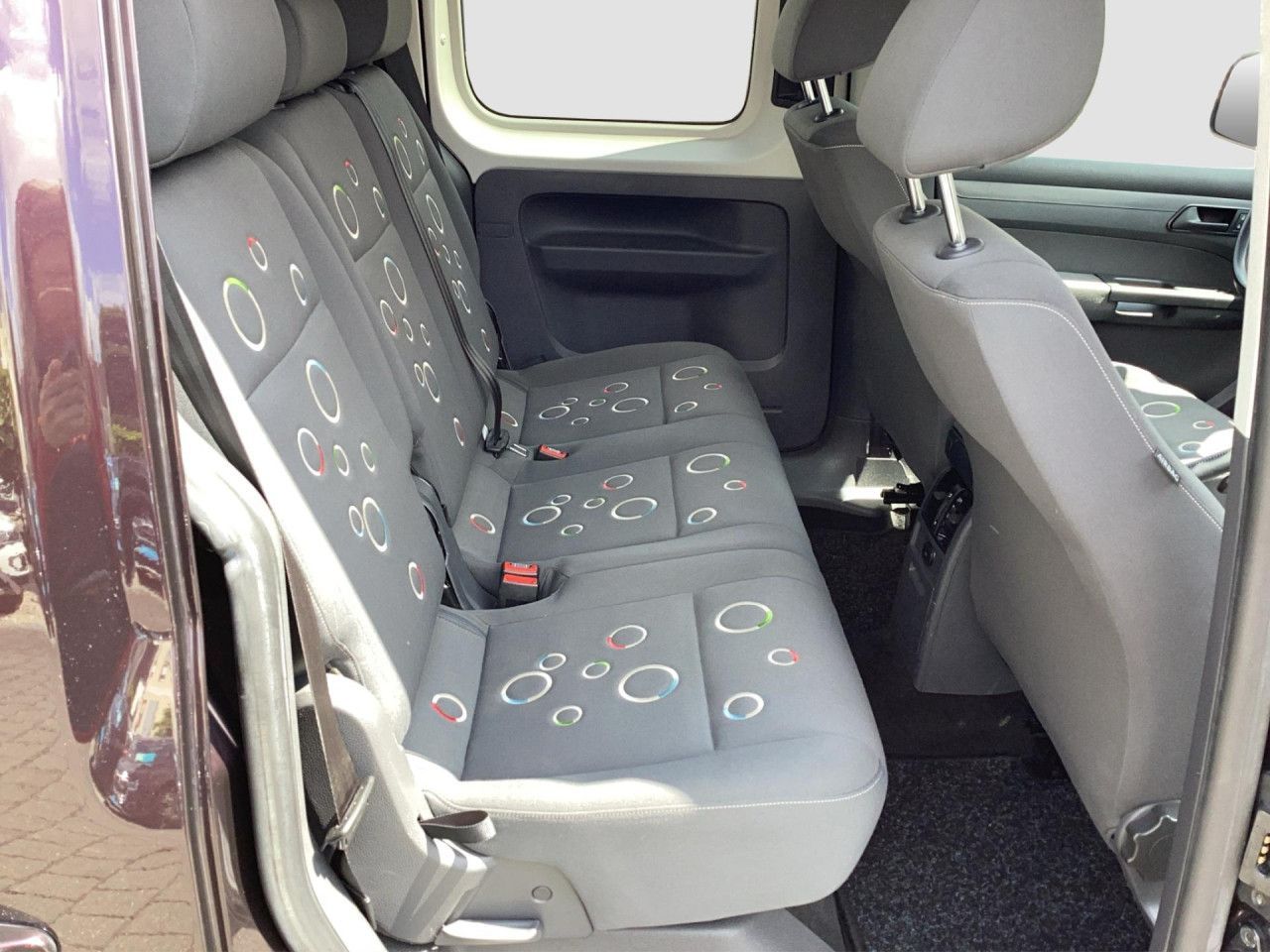Fahrzeugabbildung Volkswagen Caddy 1.6 TDI Roncalli AHK Navi SHZ PDC hinten