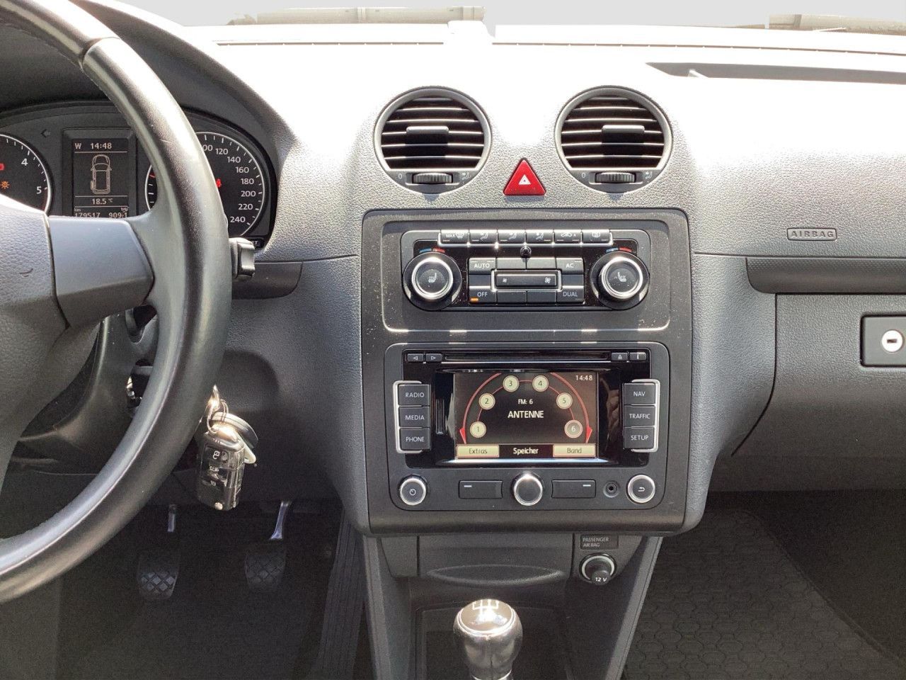 Fahrzeugabbildung Volkswagen Caddy 1.6 TDI Roncalli AHK Navi SHZ PDC hinten